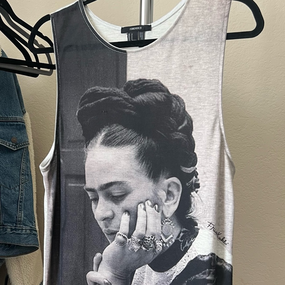 Forever 21 Women’s Gray Frida Kahlo Tank